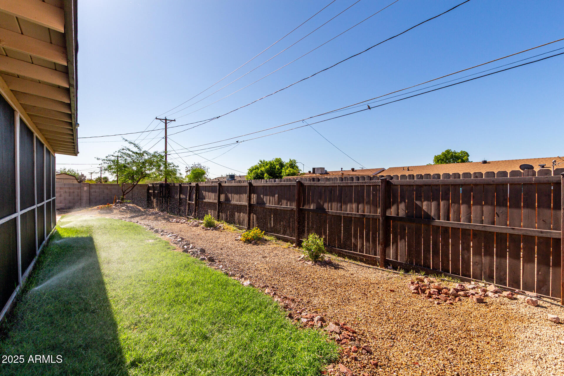 1747 W DEVON