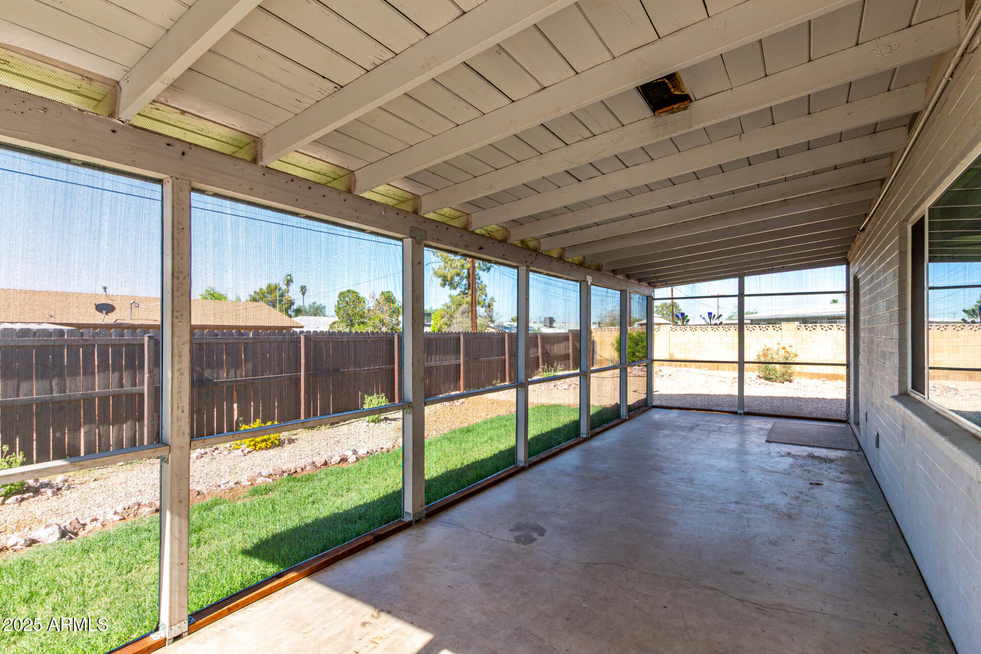 1747 W DEVON