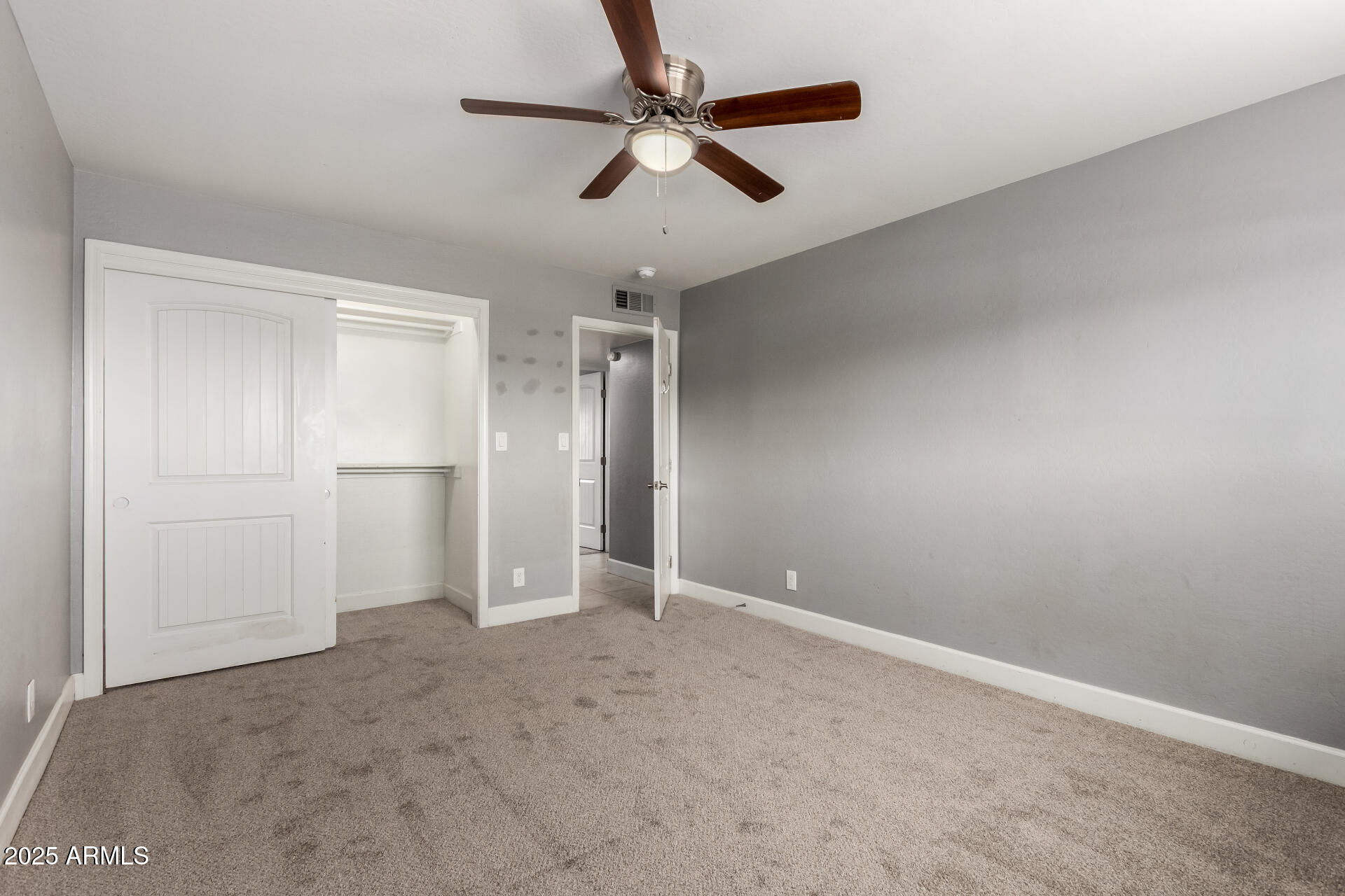 1747 W DEVON