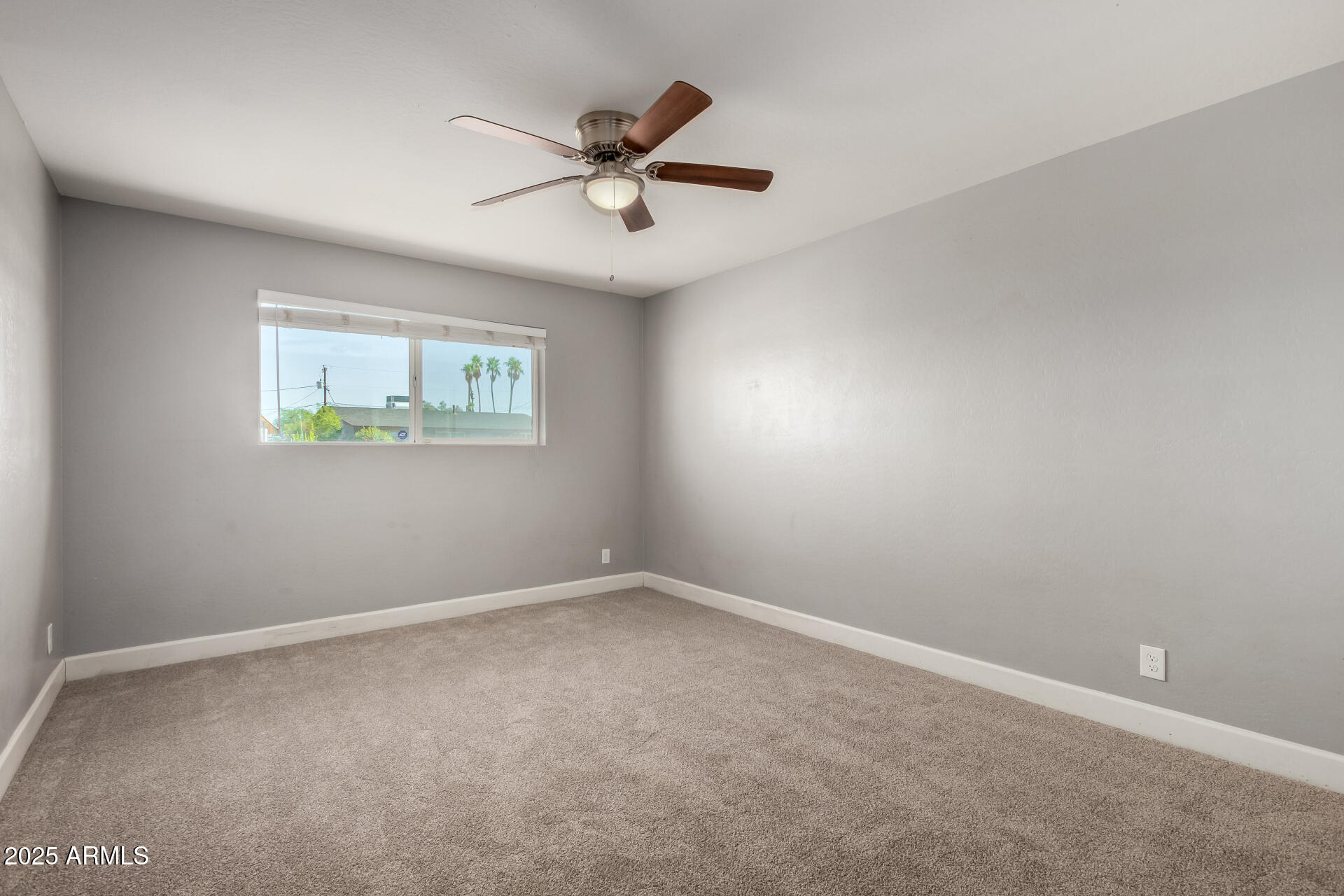 1747 W DEVON