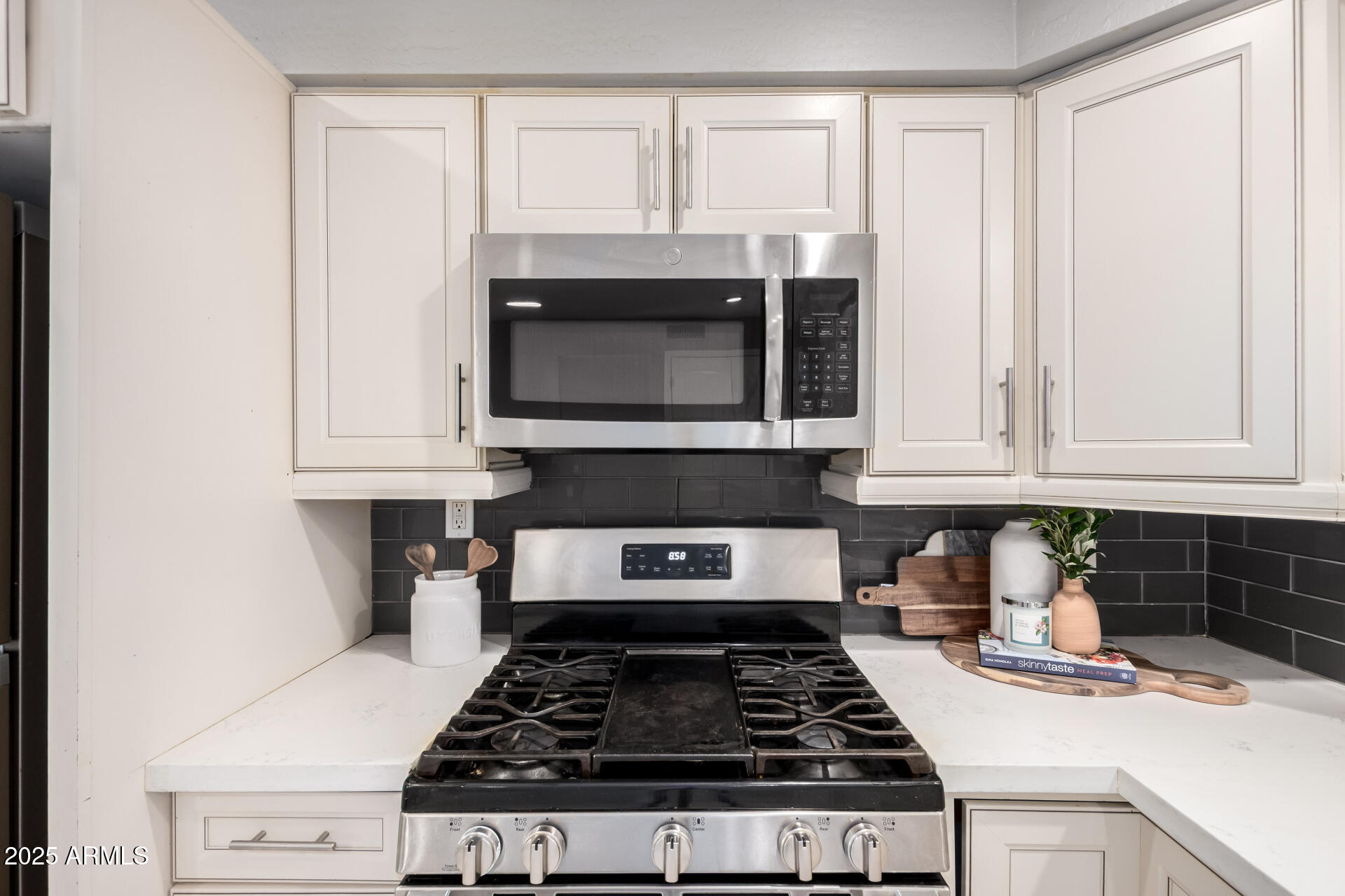 1747 W DEVON