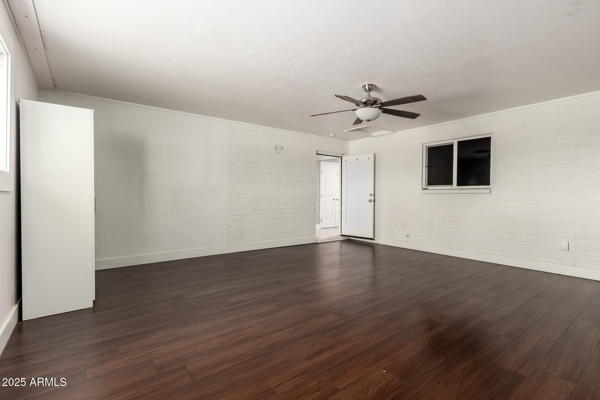 1747 W DEVON