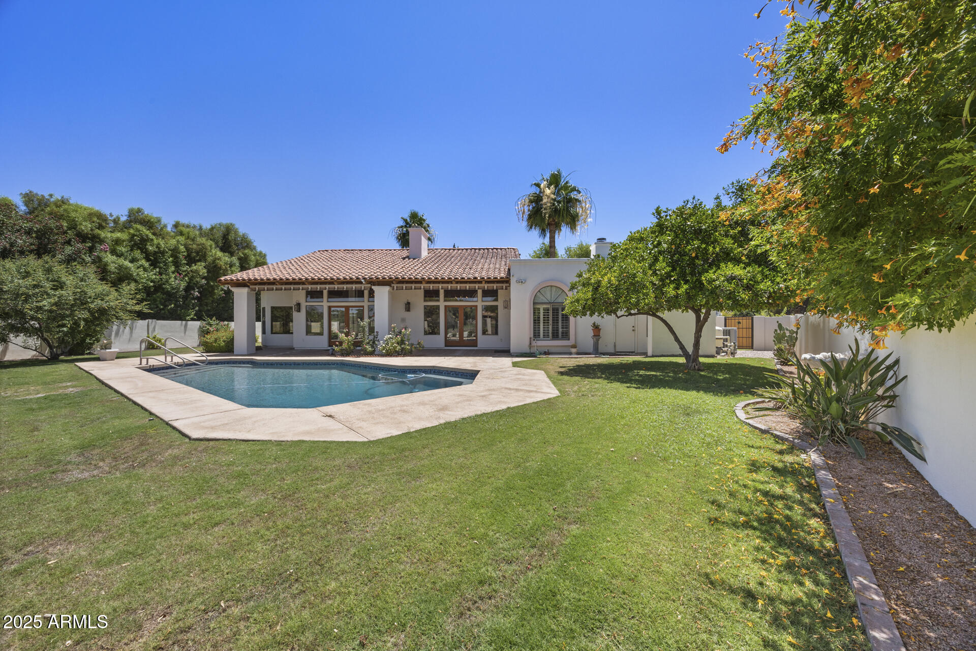 5538 E TURQUOISE Avenue