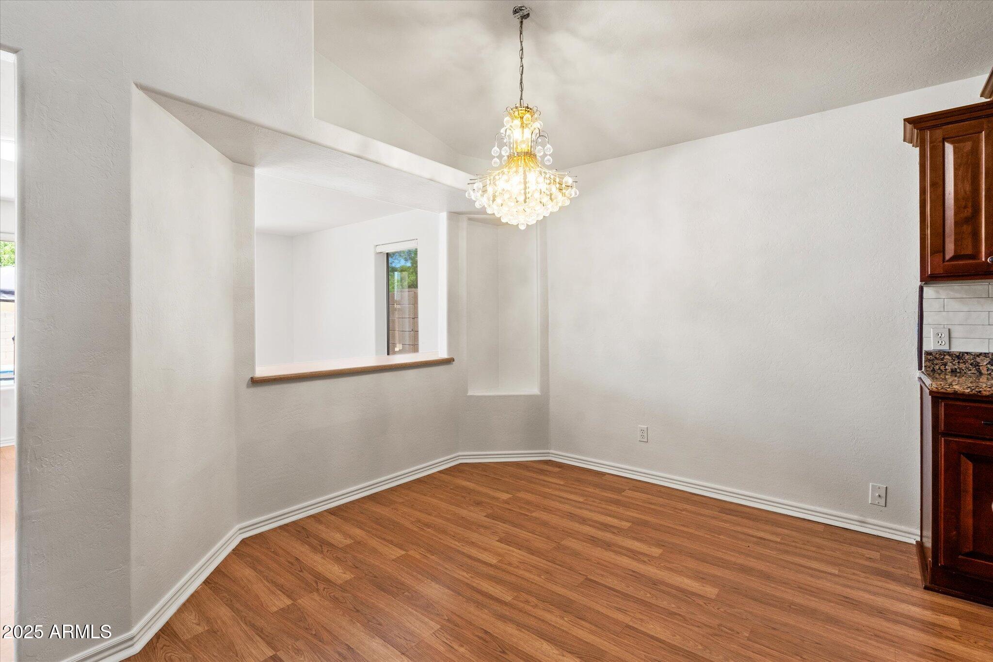 316 W KELTON Lane