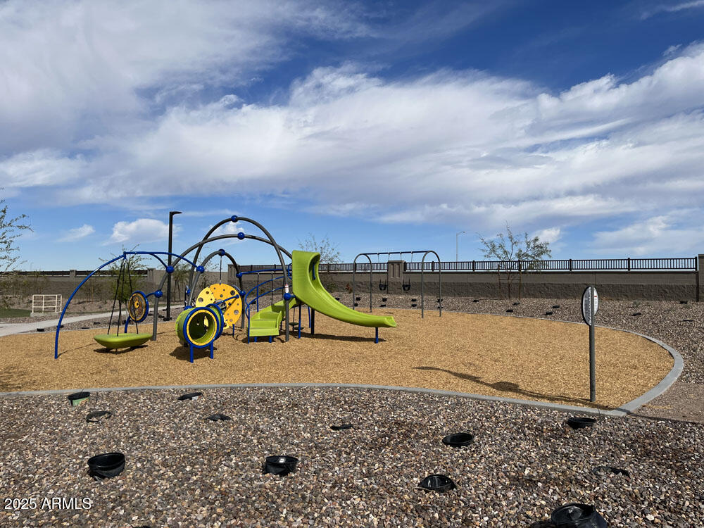 5610 W HOPI Trail
