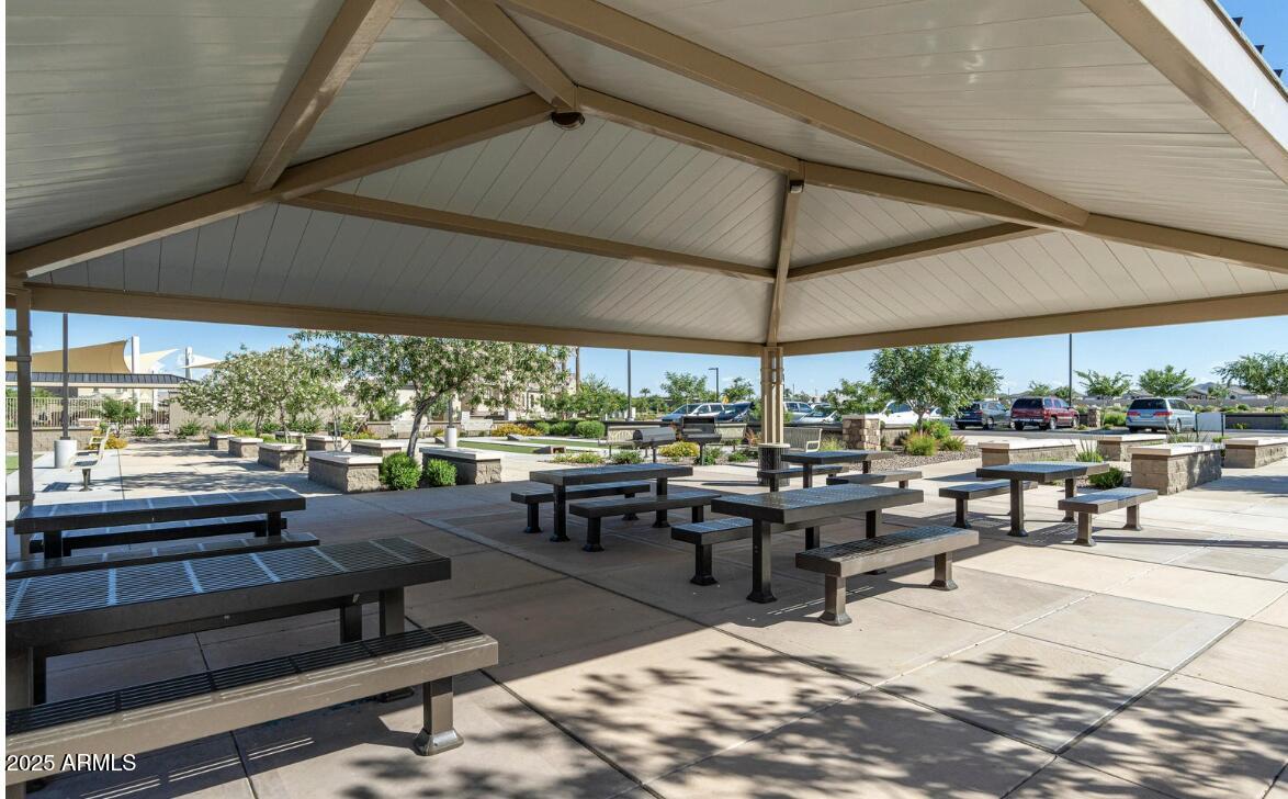 2857 W SANTA FE Drive