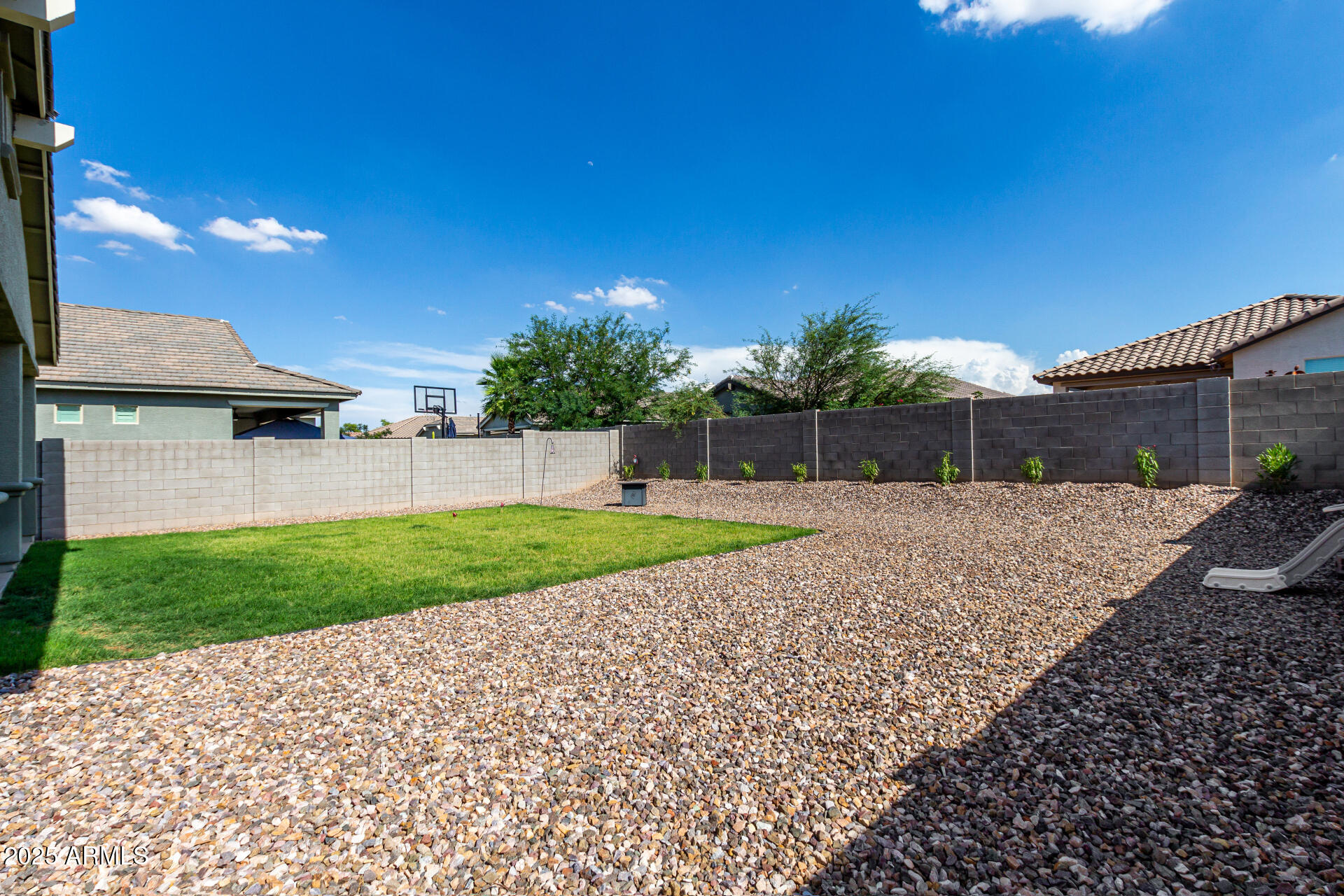 2857 W SANTA FE Drive