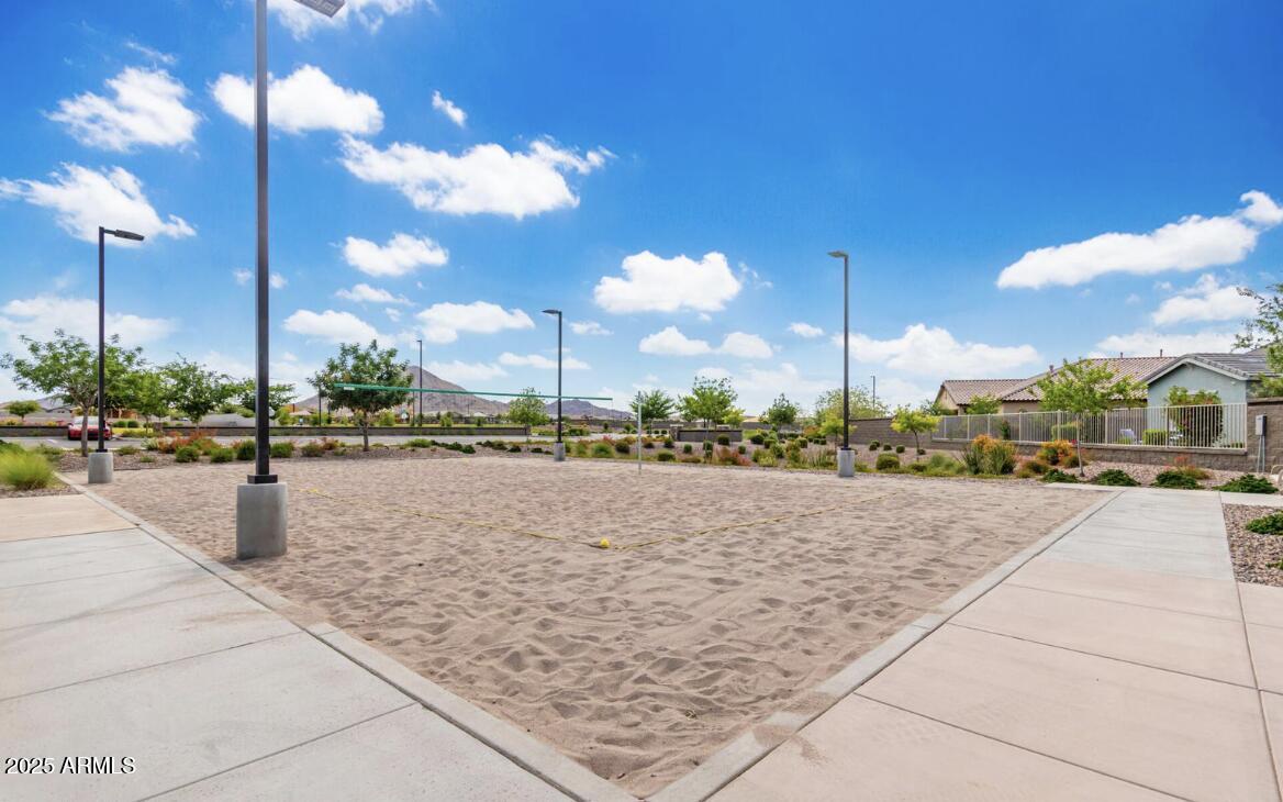 2857 W SANTA FE Drive