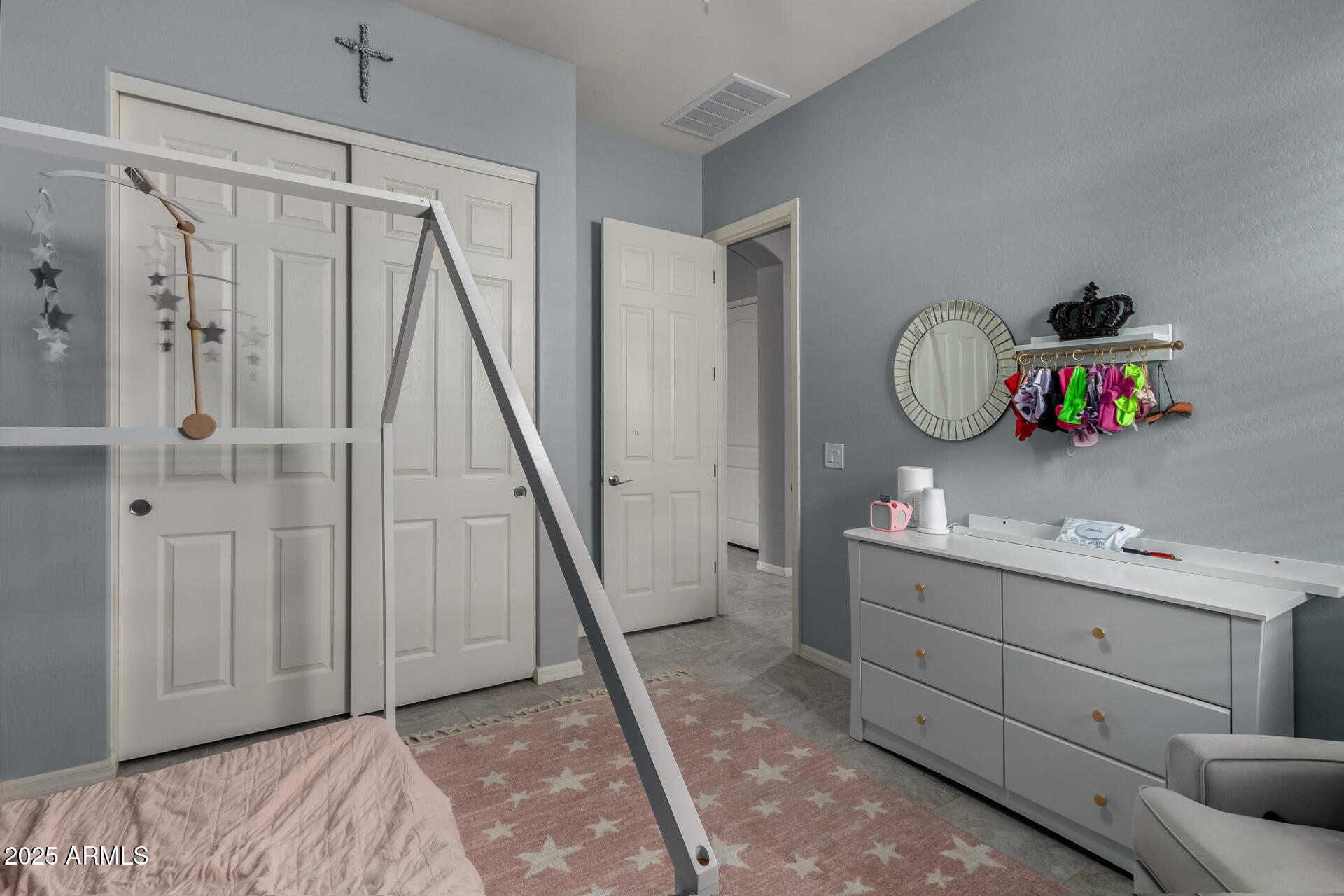 2857 W SANTA FE Drive