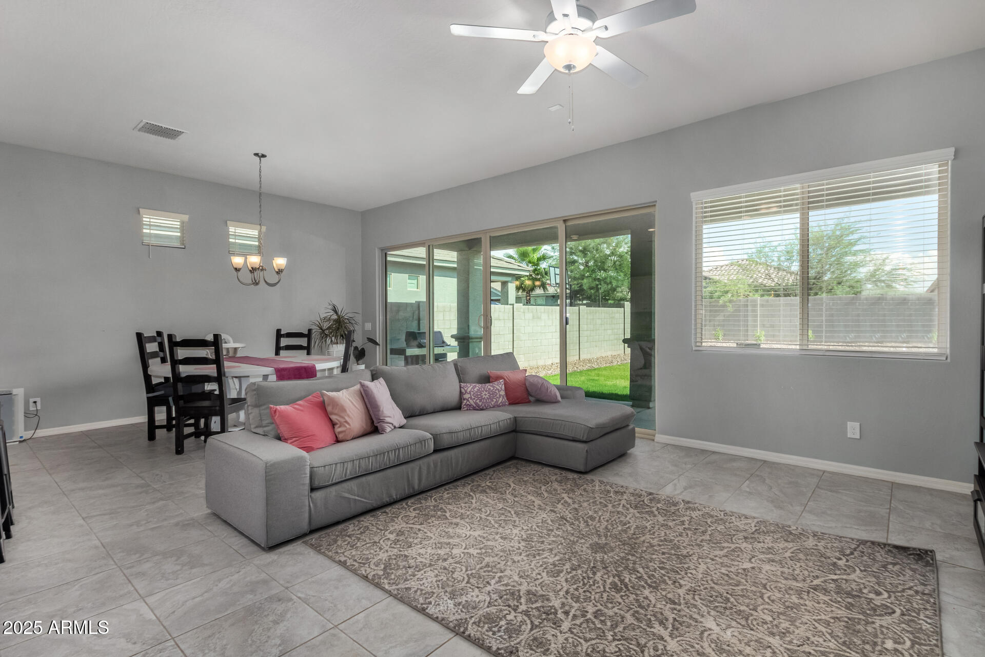 2857 W SANTA FE Drive