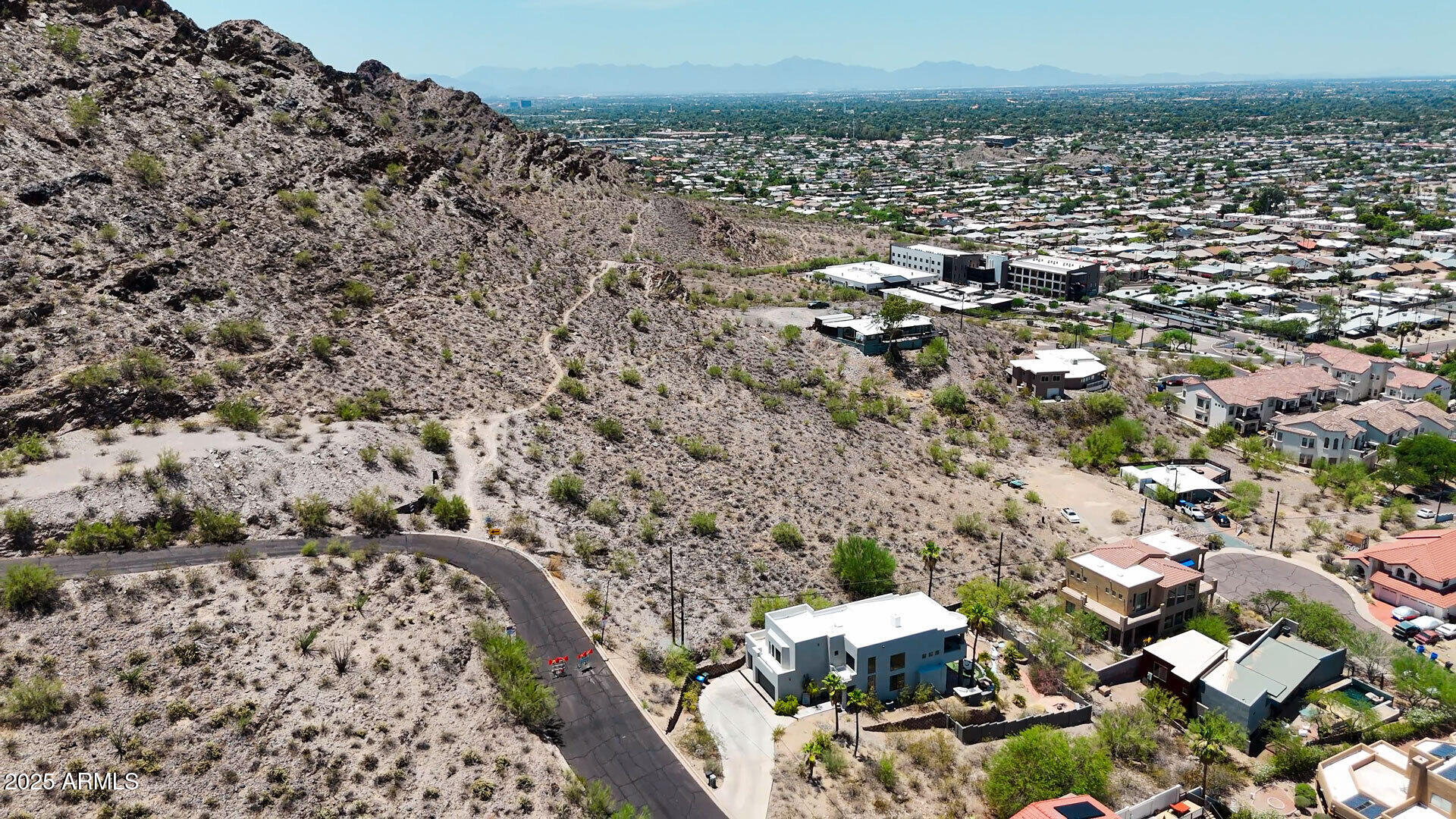 1540 E DUNLAP Avenue 2177