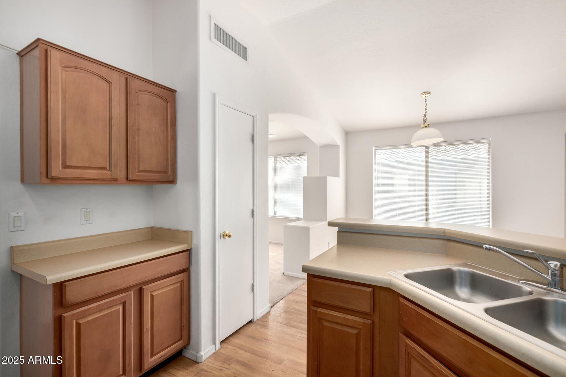 1516 E LA SALLE Street