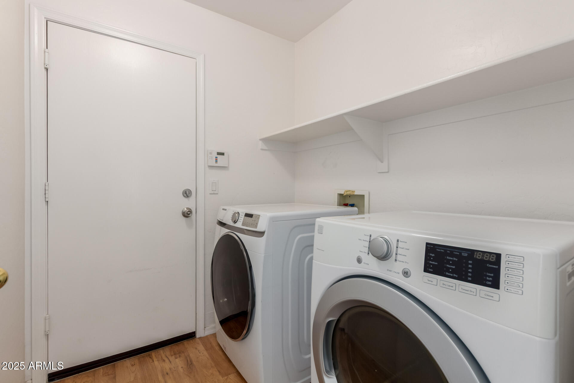 1516 E LA SALLE Street