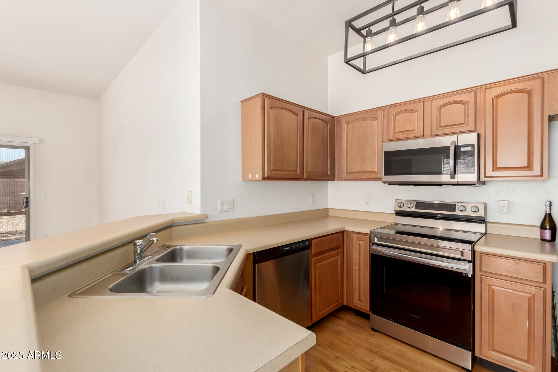 1516 E LA SALLE Street