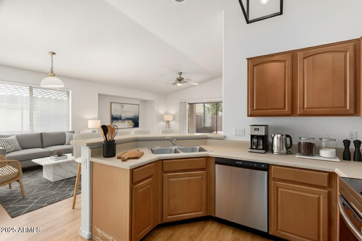 1516 E LA SALLE Street