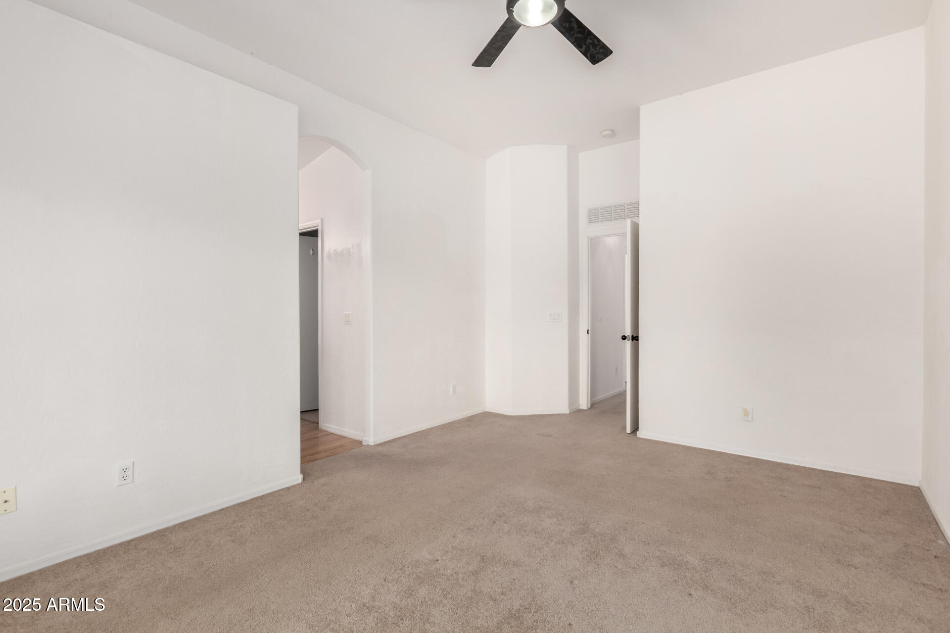 1516 E LA SALLE Street