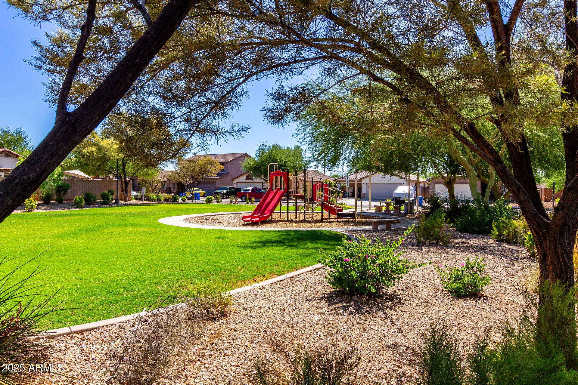 1516 E LA SALLE Street