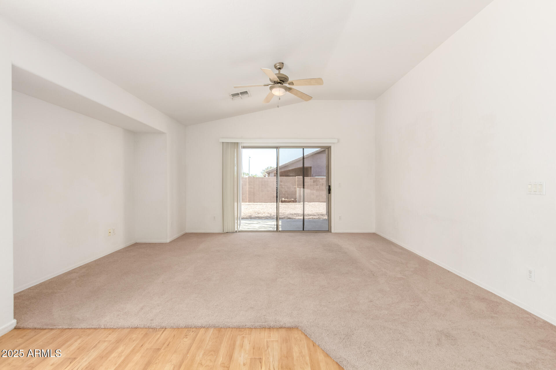 1516 E LA SALLE Street