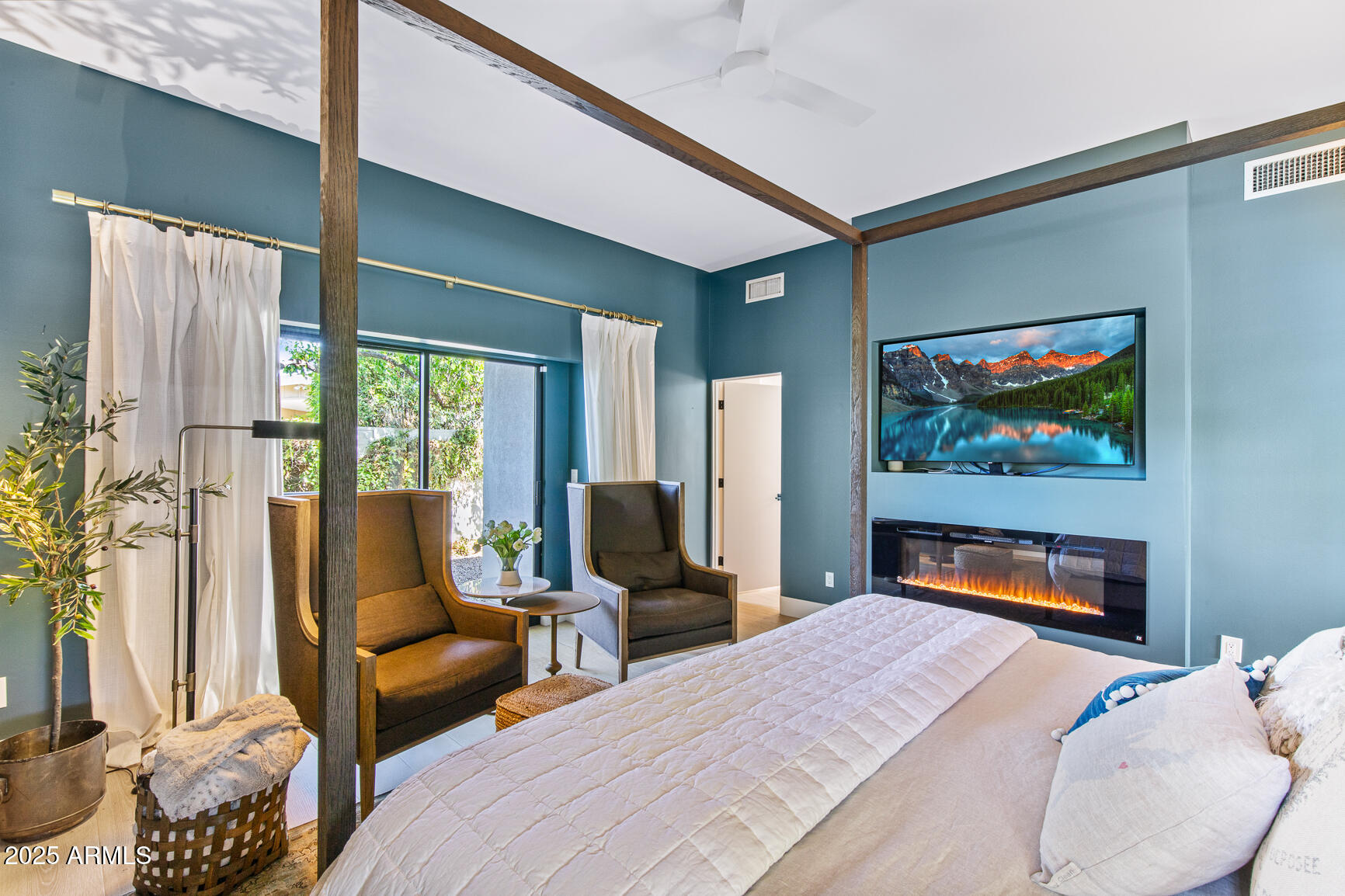 123 E Wagon Wheel Drive