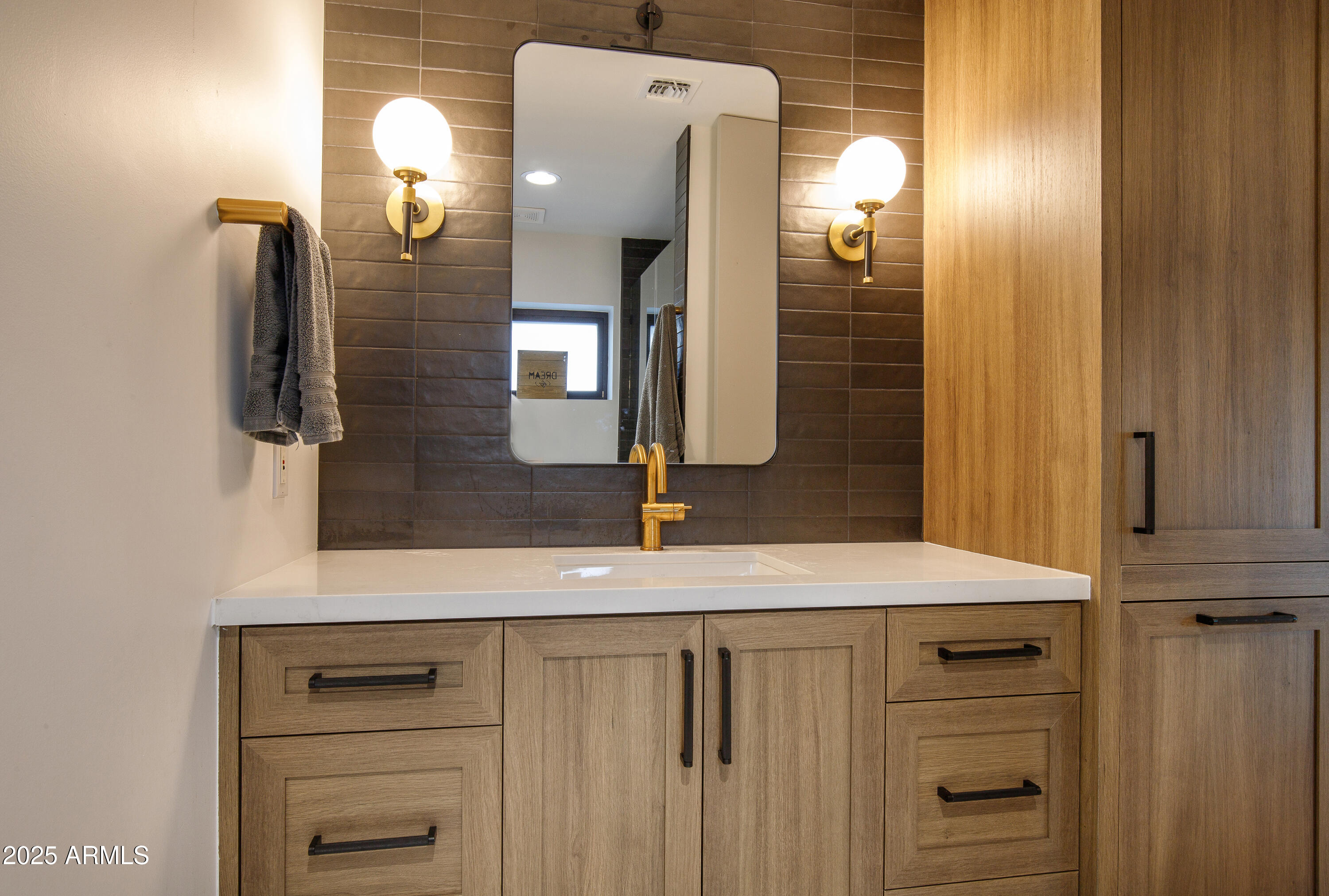 123 E Wagon Wheel Drive