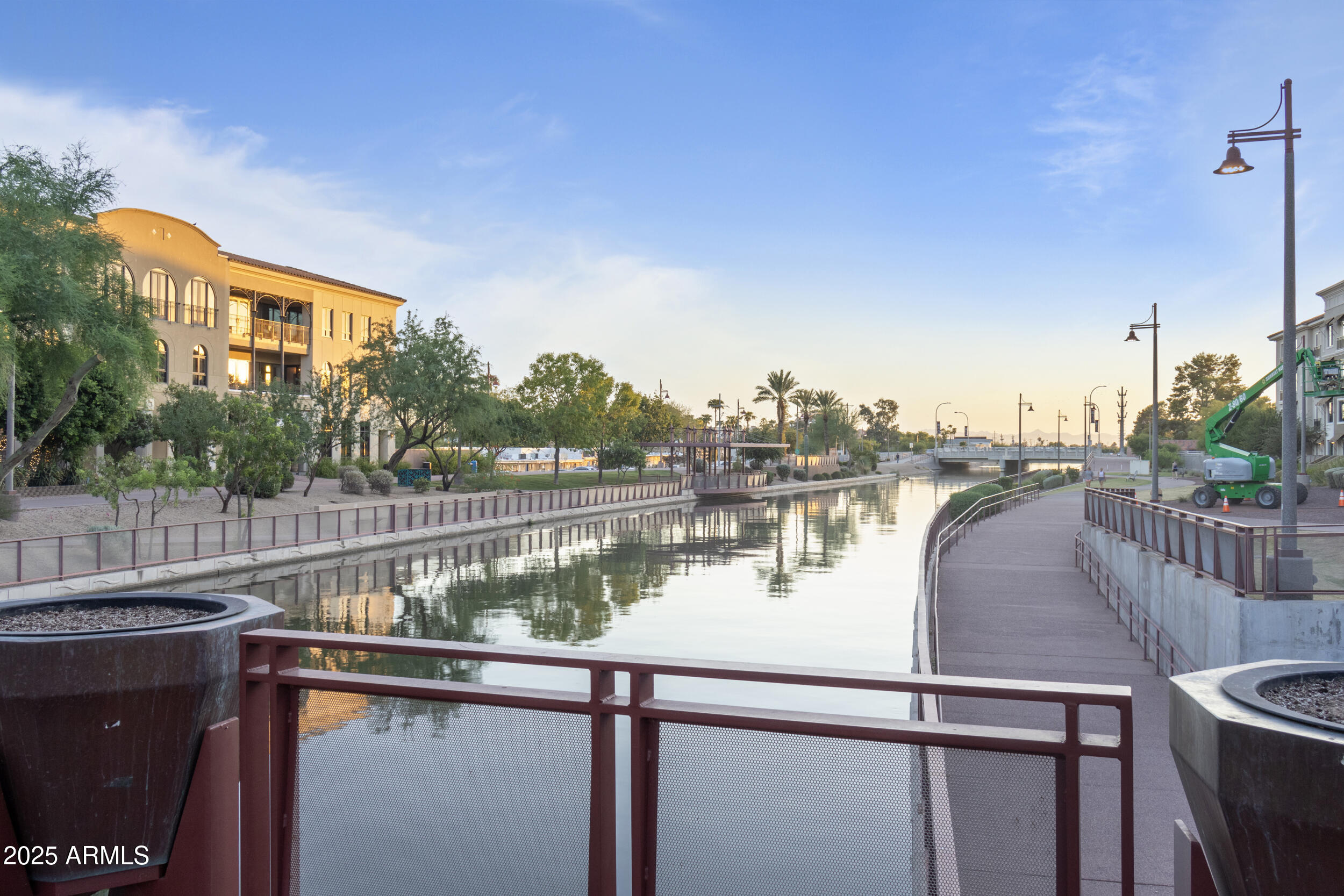 8155 E ROOSEVELT Street, 218