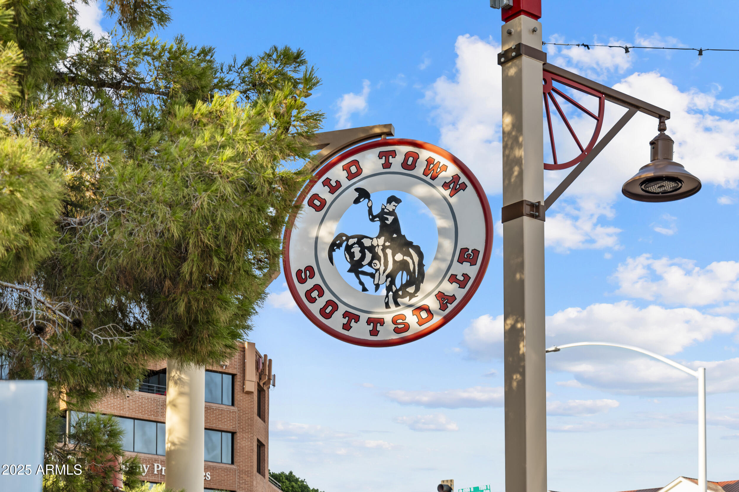 8155 E ROOSEVELT Street, 218