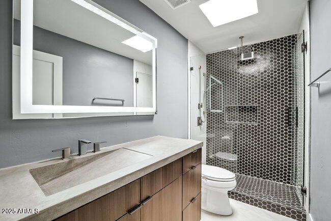 5446 E CAMBRIDGE Avenue