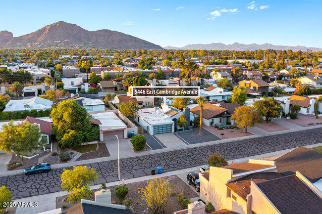5446 E CAMBRIDGE Avenue