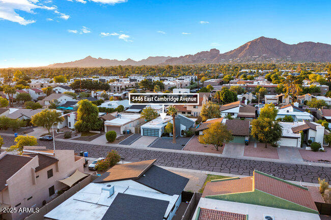 5446 E CAMBRIDGE Avenue