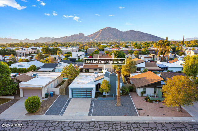 5446 E CAMBRIDGE Avenue