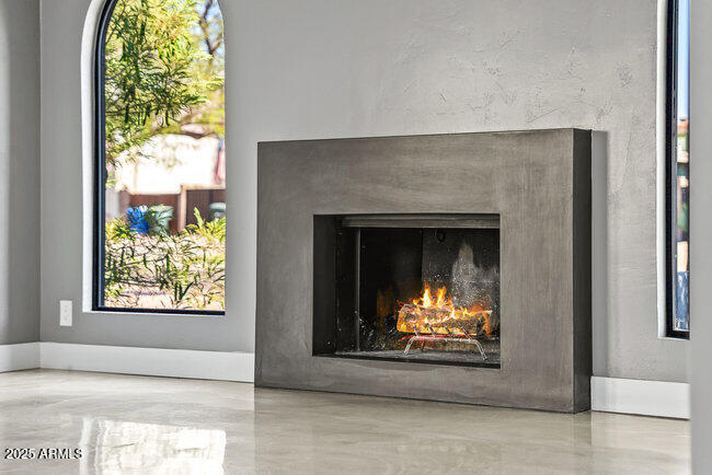 5446 E CAMBRIDGE Avenue