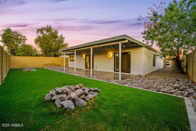 5446 E CAMBRIDGE Avenue