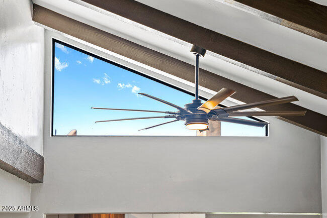 5446 E CAMBRIDGE Avenue