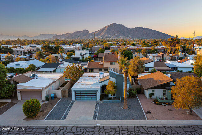 5446 E CAMBRIDGE Avenue