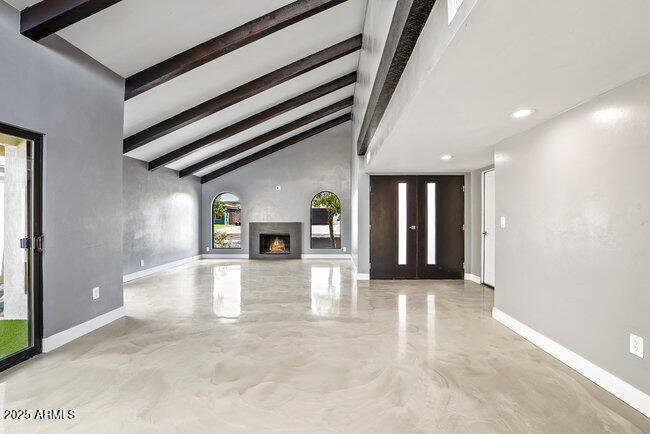 5446 E CAMBRIDGE Avenue