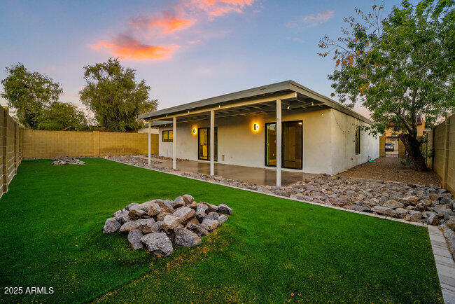 5446 E CAMBRIDGE Avenue