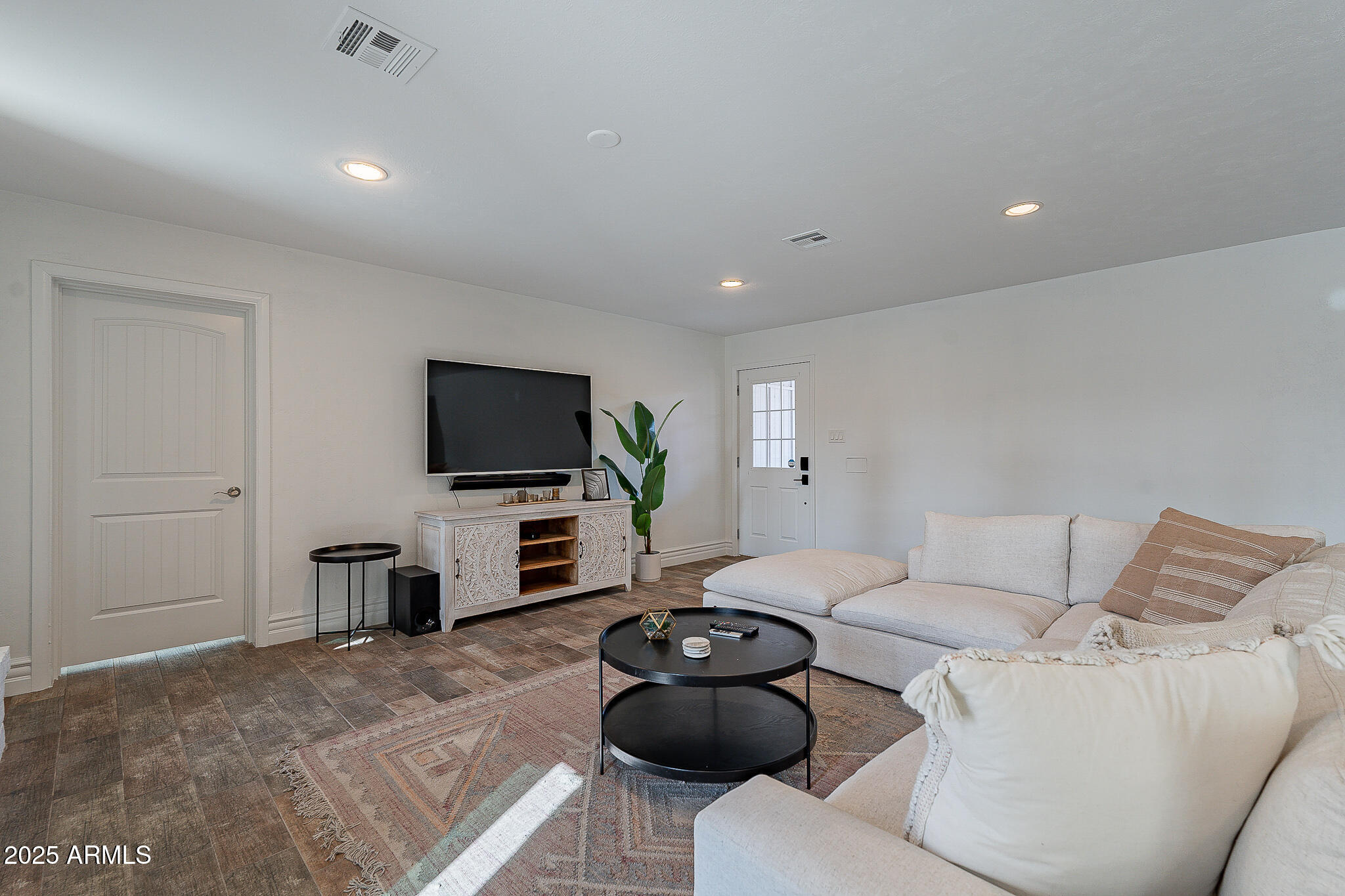 8337 E MONTEROSA Street