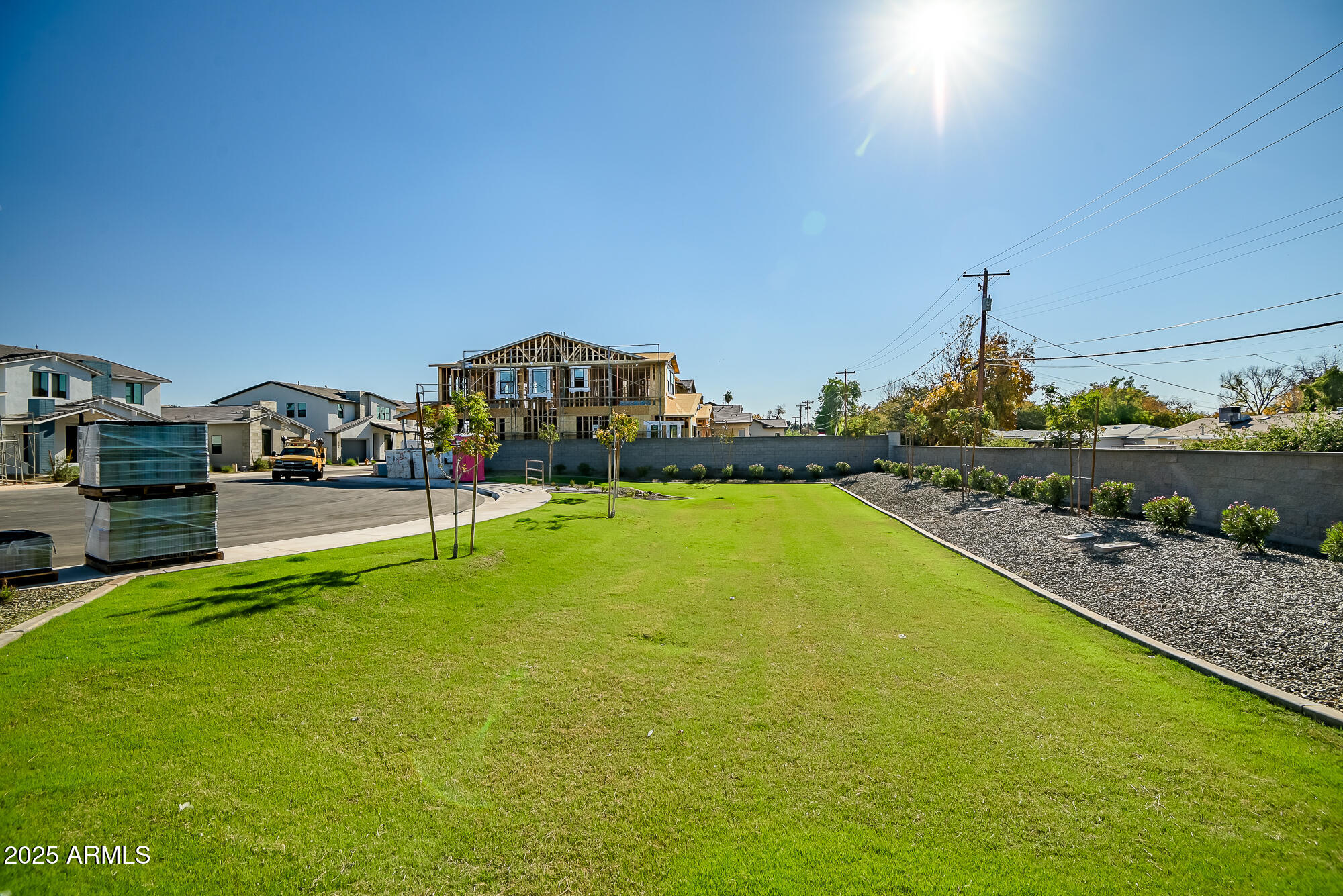 6734 N 9TH Drive