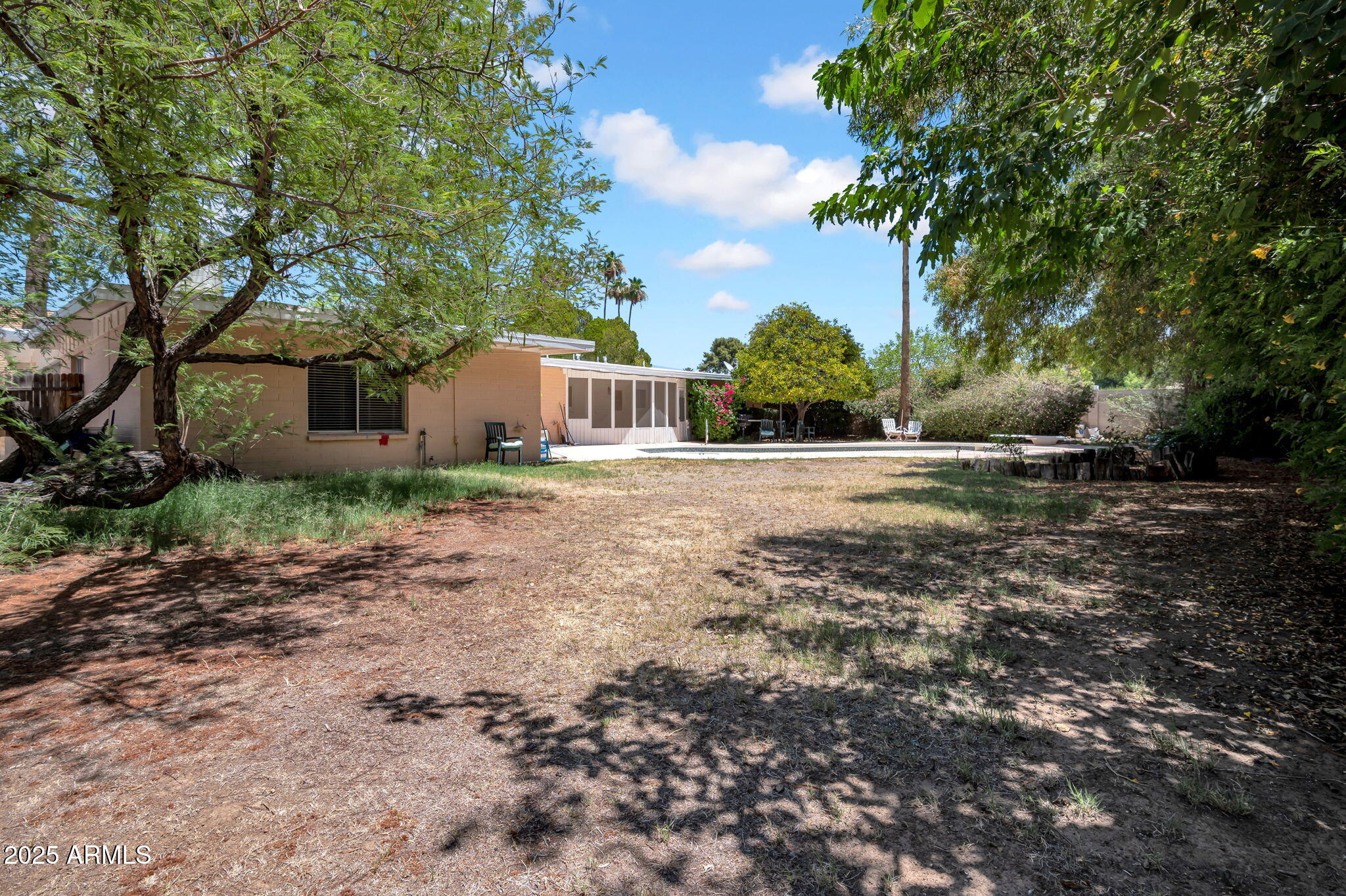 201 W GARDENIA Drive