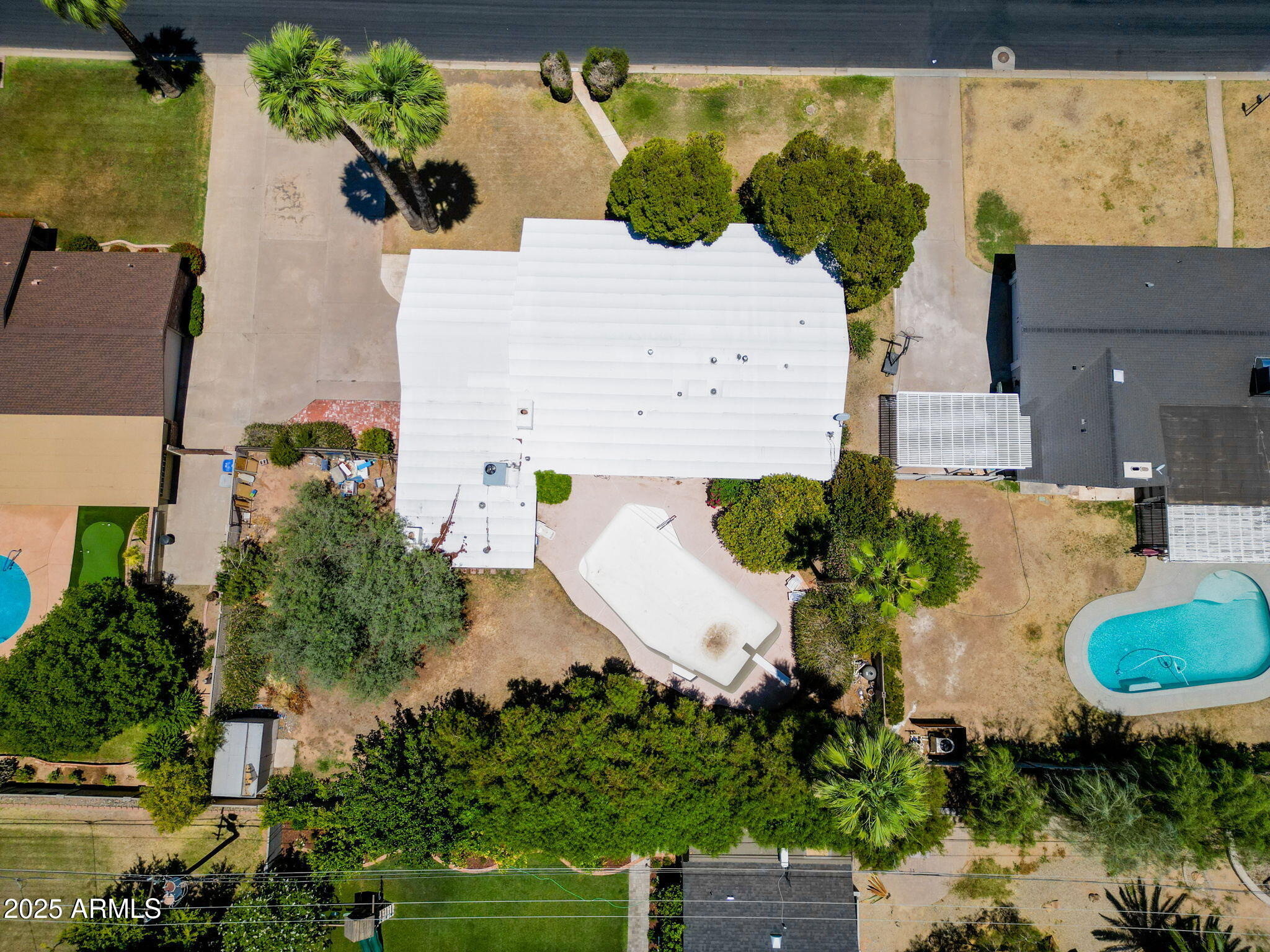 201 W GARDENIA Drive