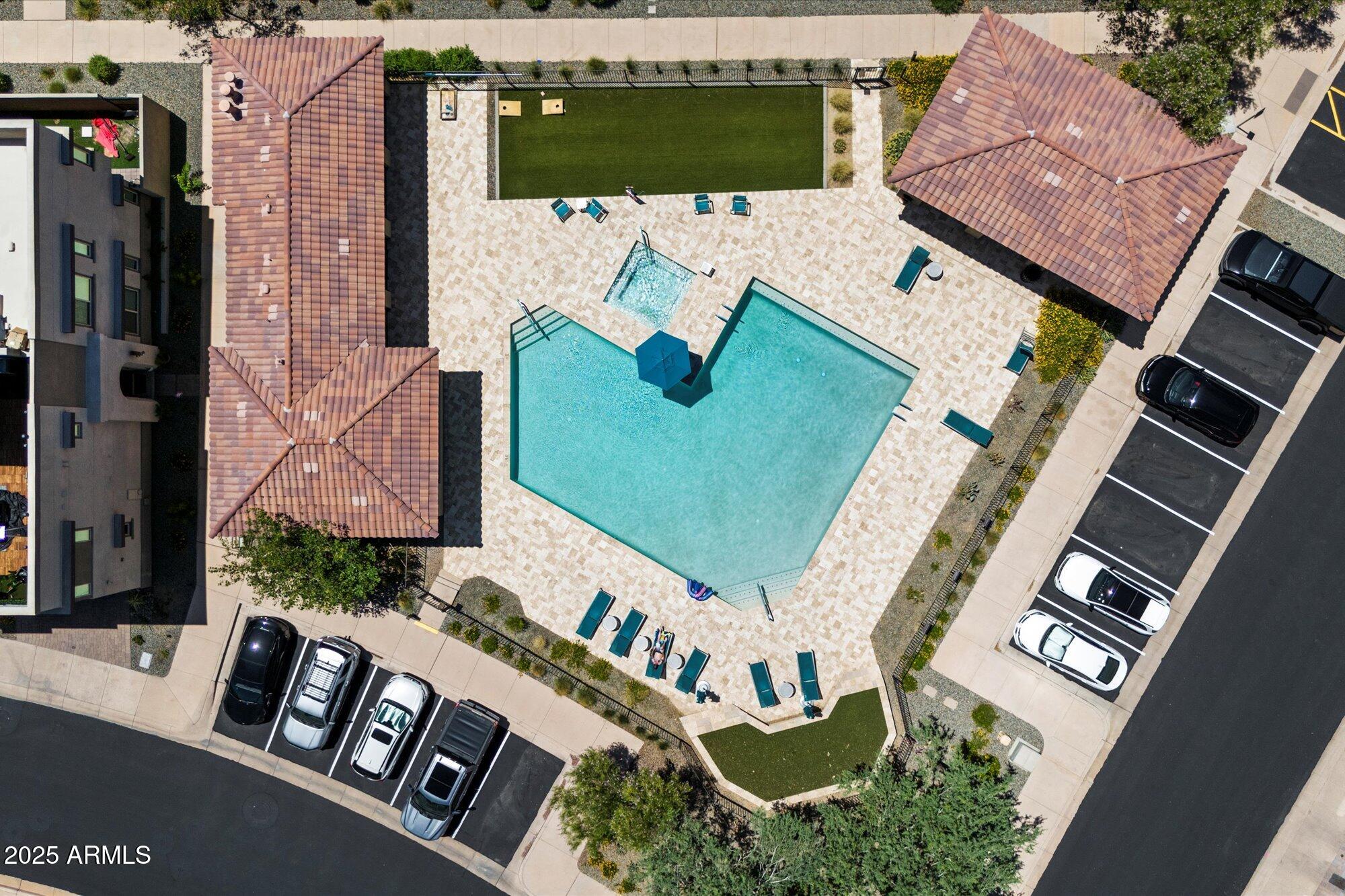 7508 E VIA DE LUNA Drive