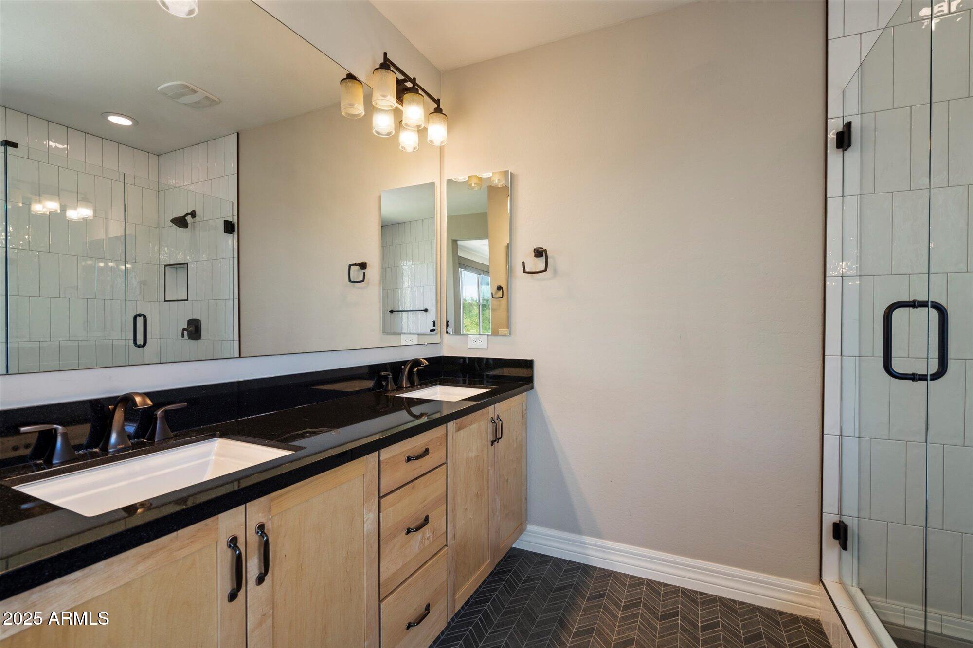 7508 E VIA DE LUNA Drive