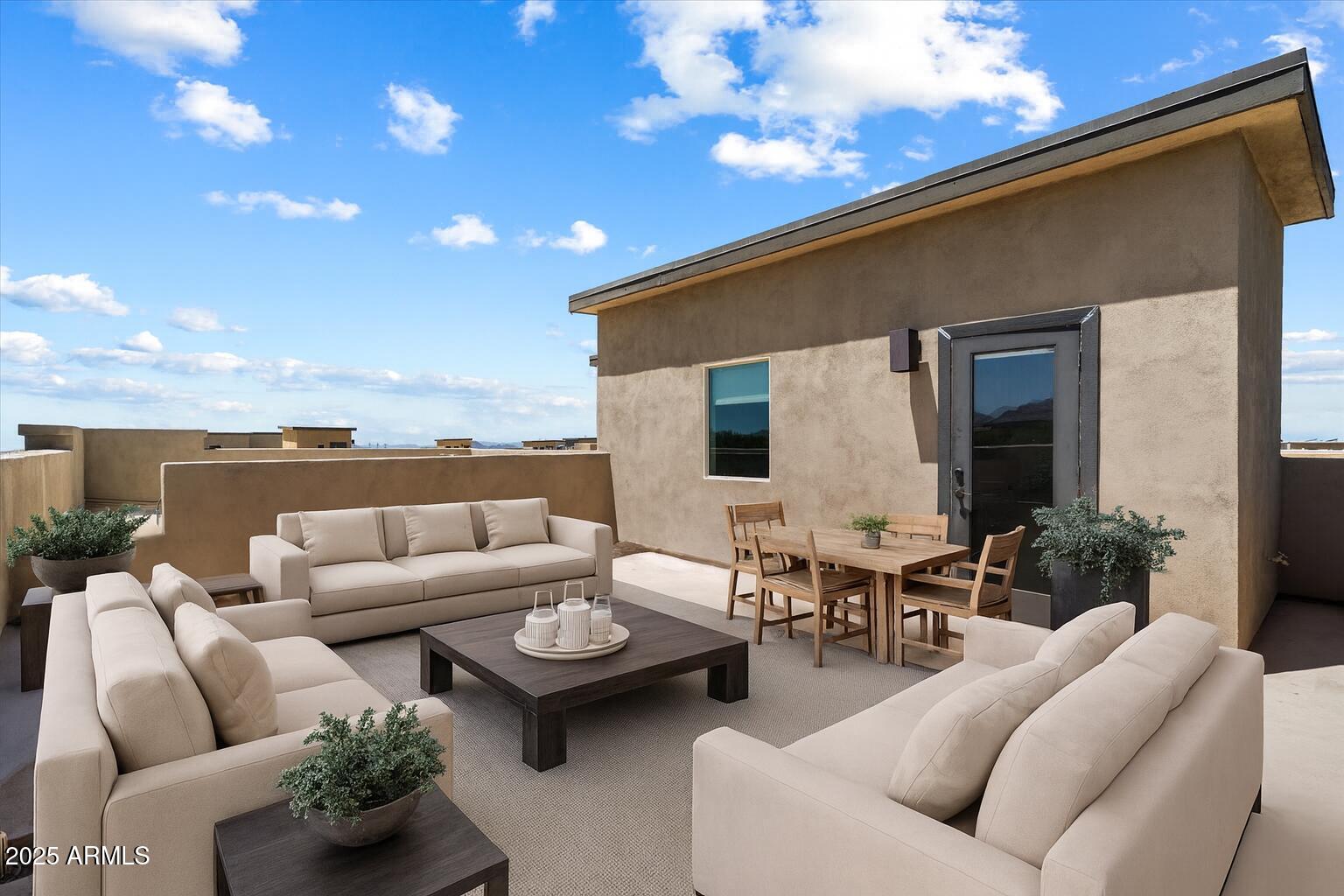 7508 E VIA DE LUNA Drive