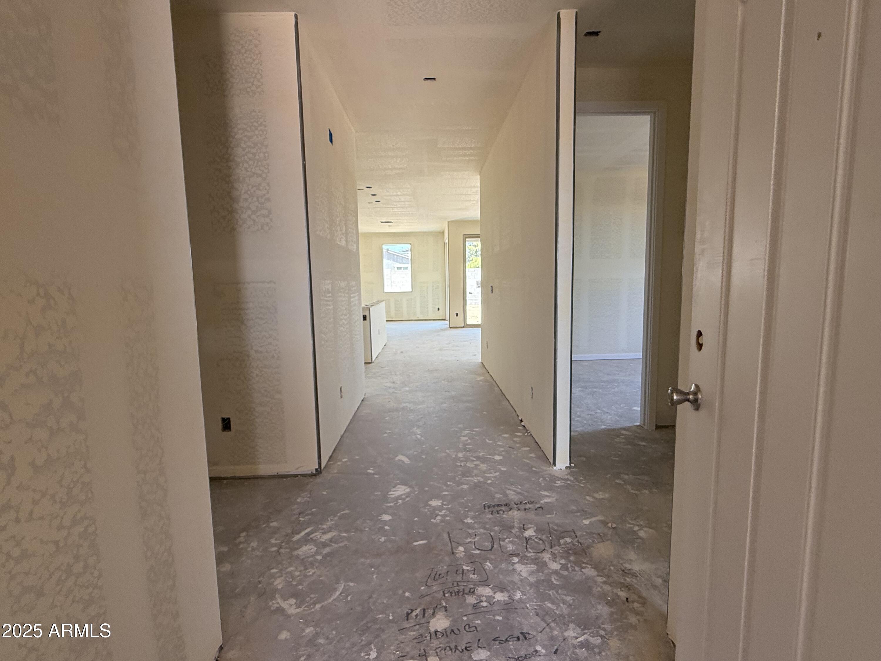 9520 W PARKWAY Drive