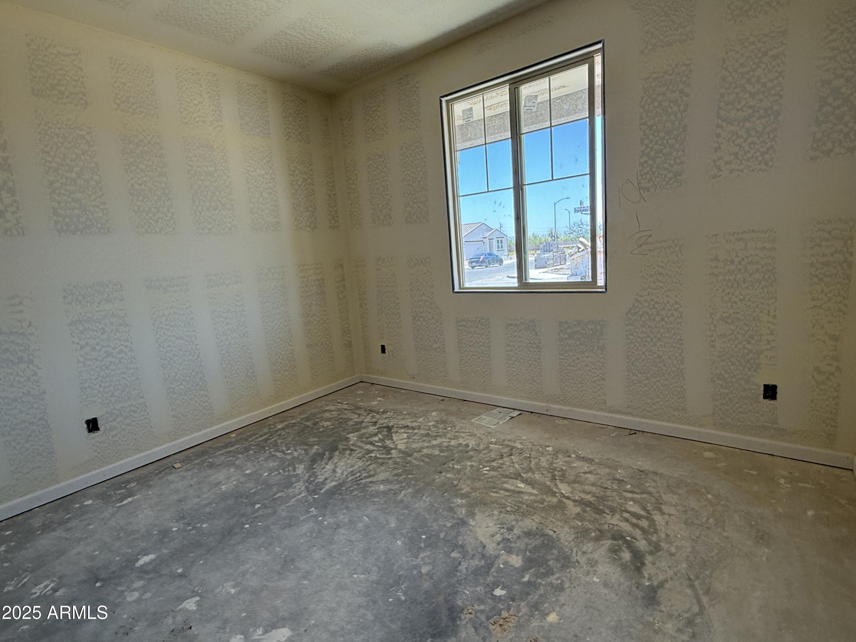 9520 W PARKWAY Drive