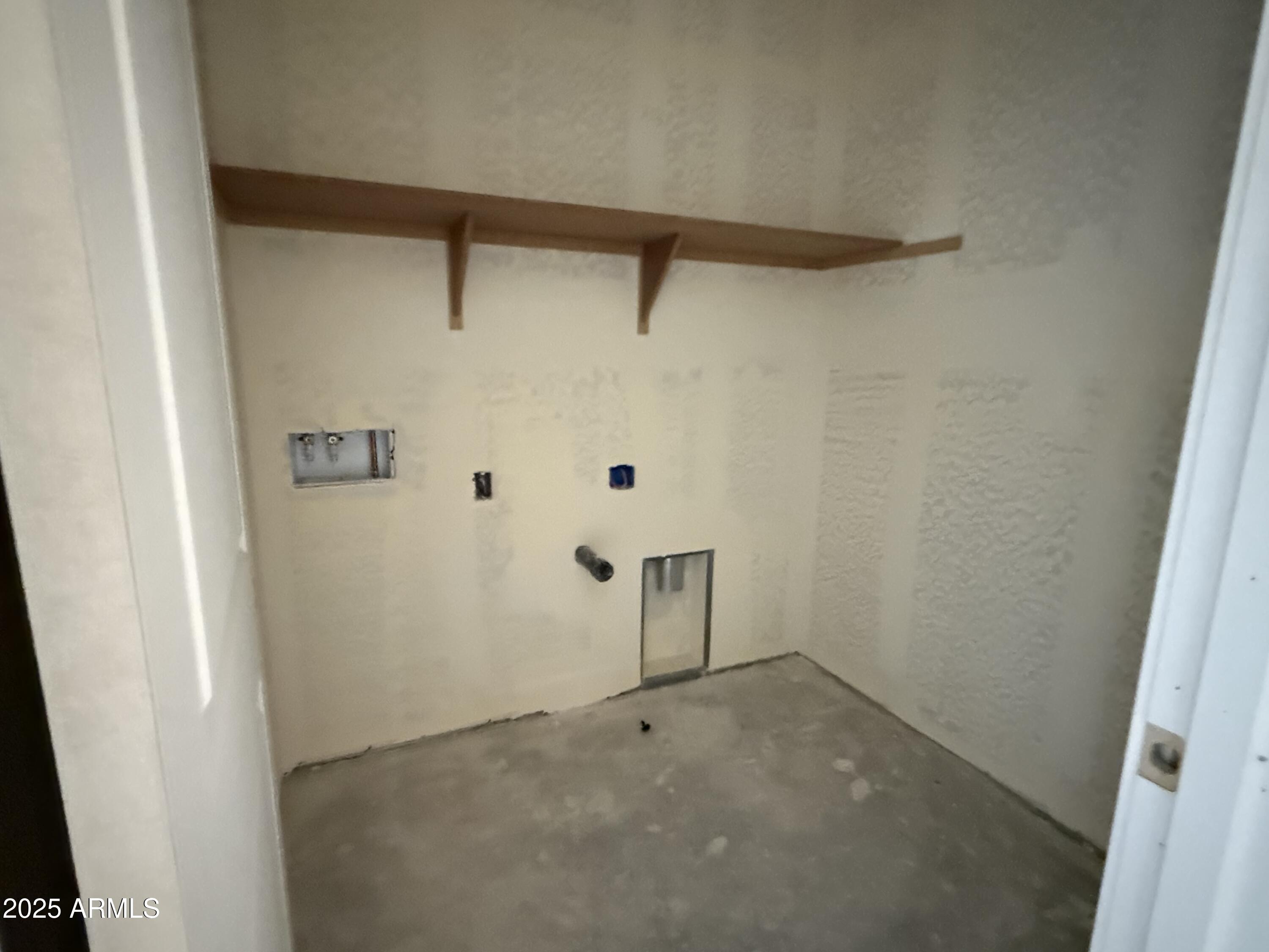 9520 W PARKWAY Drive