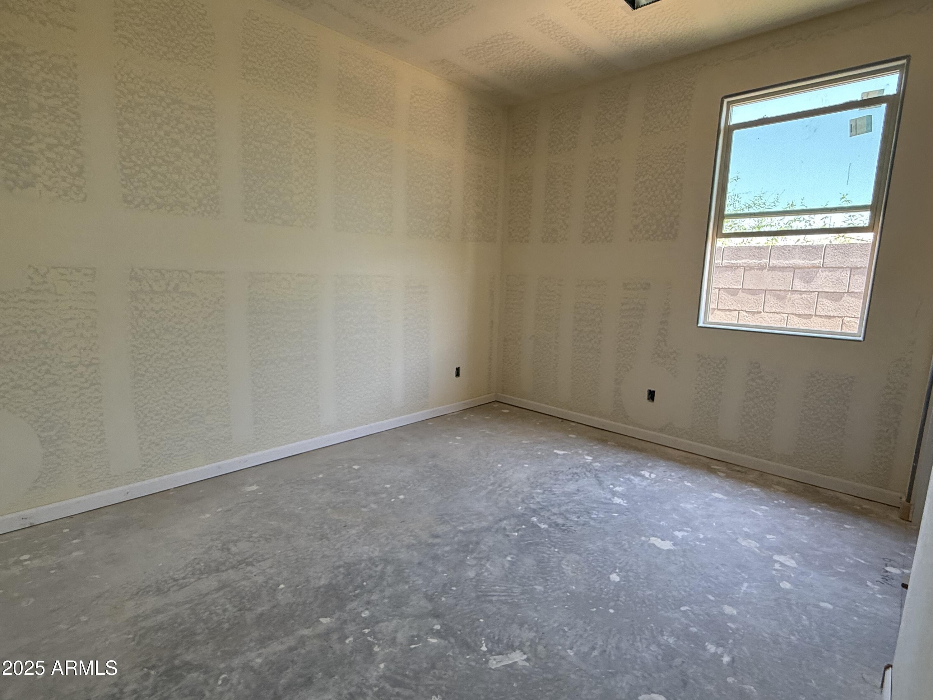 9520 W PARKWAY Drive