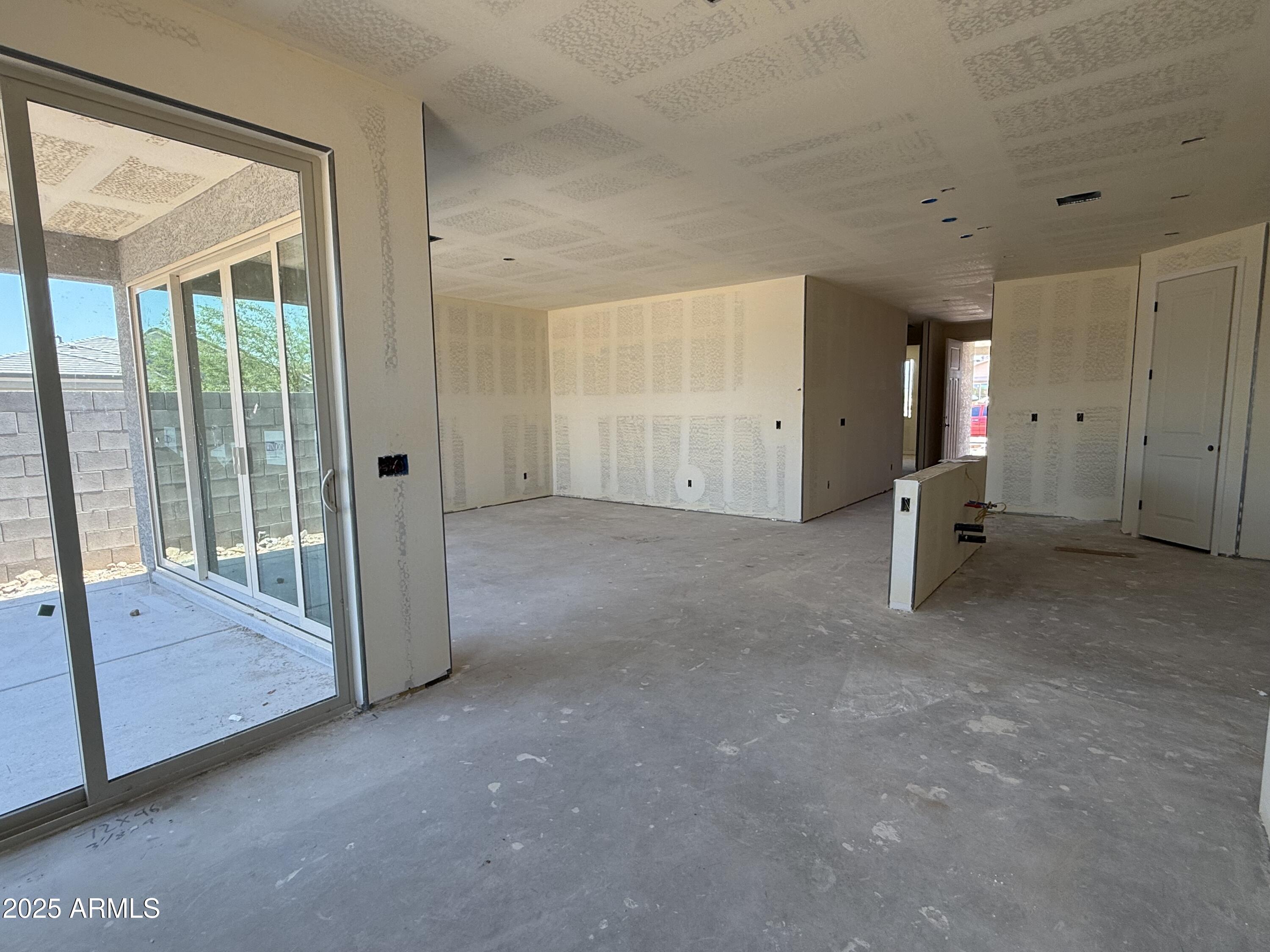 9520 W PARKWAY Drive