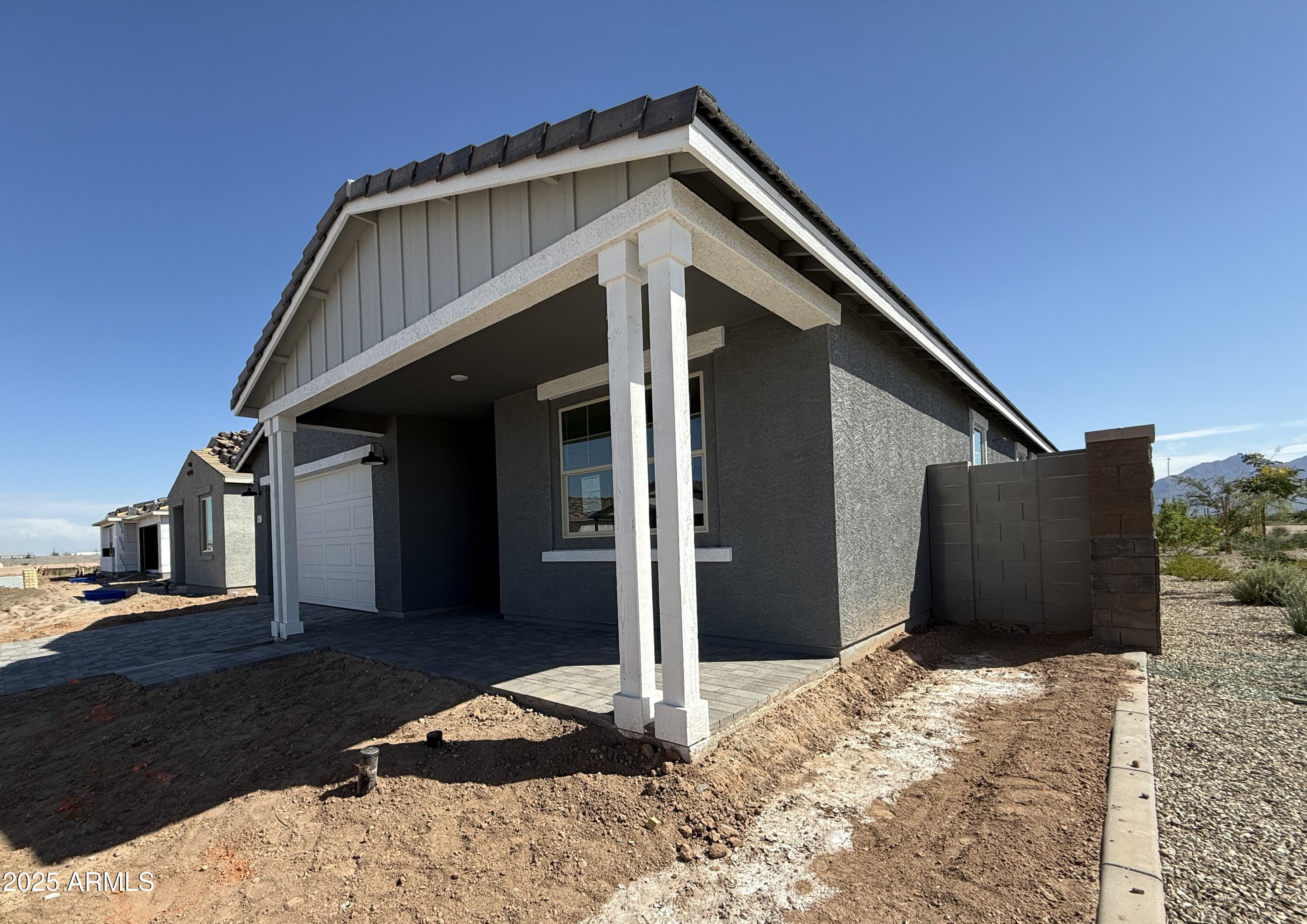 9627 W TAMARISK Avenue