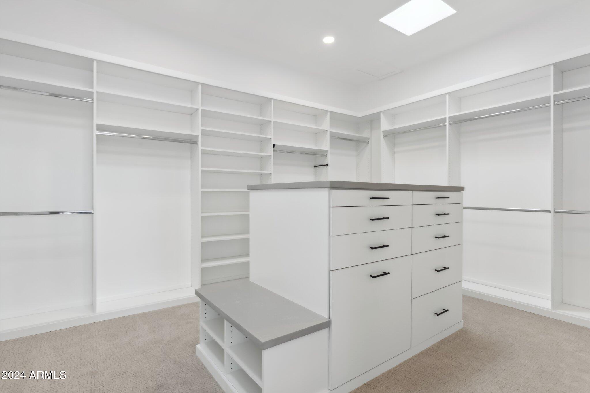 1819 E MYRTLE Avenue